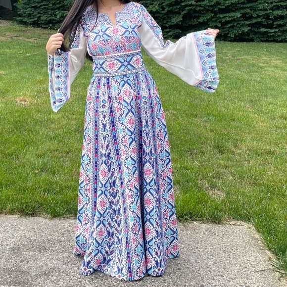 royal thobe Dresses Royal Thobe Size 3 Quilted Traditional